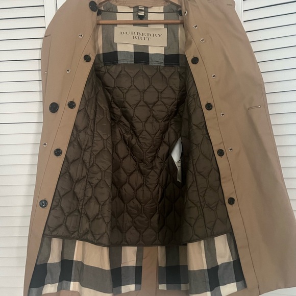 Burberry Brit Trenchcoat with removable quilted liner, hood, and belt size 4 - Picture 3 of 7